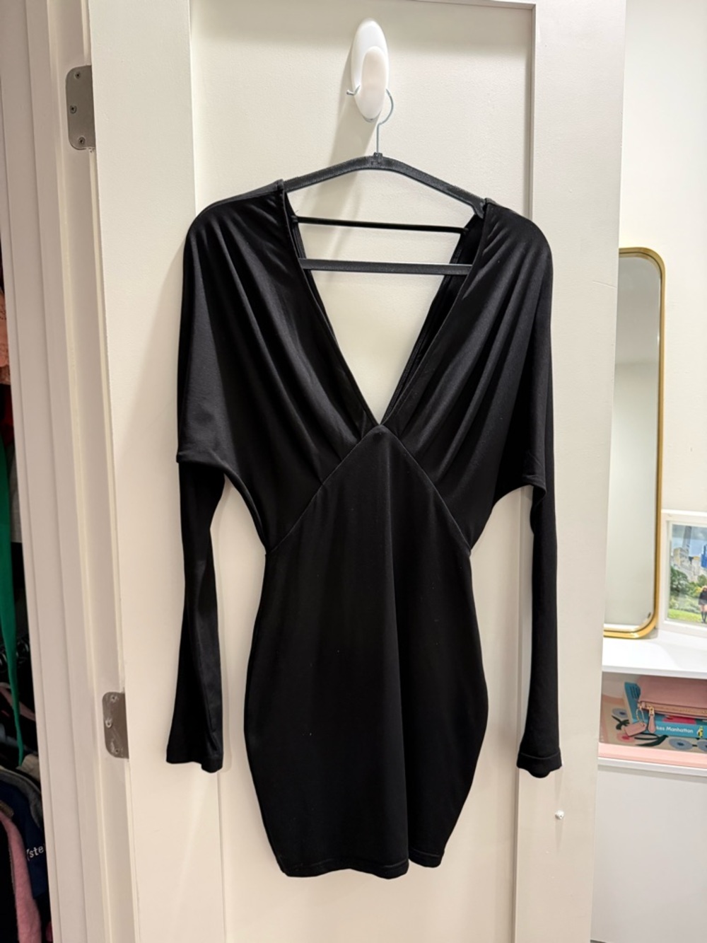 superdown Black Long Sleeve V-Neck Bodycon Dress
